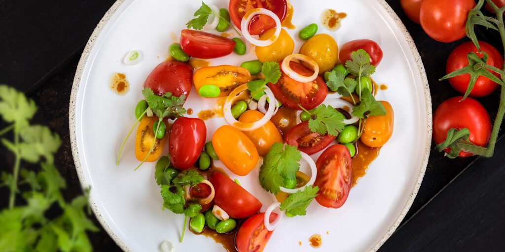 Tomatsallad med edamamebönor